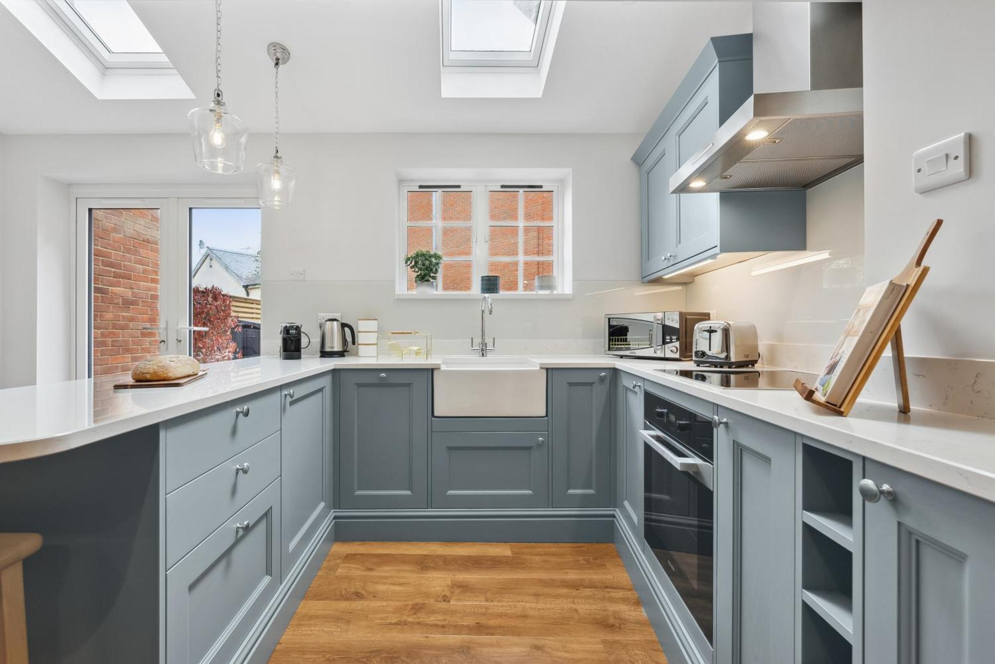 2 Bedrooms Stunning Westgate Cottage Retreat, Central Winchester, Free On-Street Parking Permit, With Garden Close To Cathedral - Sleeps 6, Pets Are Welcome, Summer Special Offer! - By Blue Puffin Stays Exterior photo