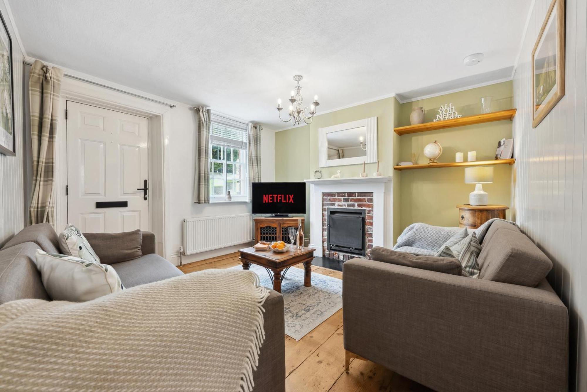 2 Bedrooms Stunning Westgate Cottage Retreat, Central Winchester, Free On-Street Parking Permit, With Garden Close To Cathedral - Sleeps 6, Pets Are Welcome, Summer Special Offer! - By Blue Puffin Stays Exterior photo